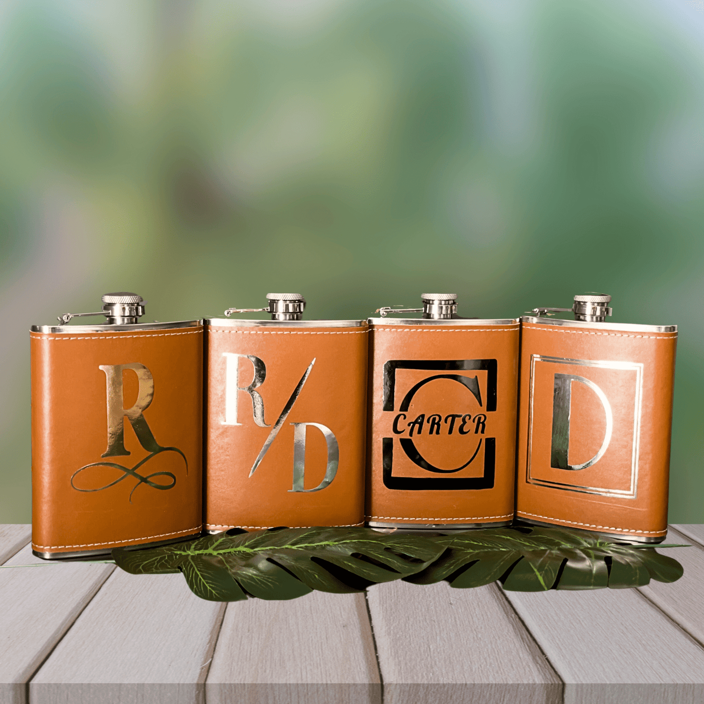 Flasks with 4 different design options and colors